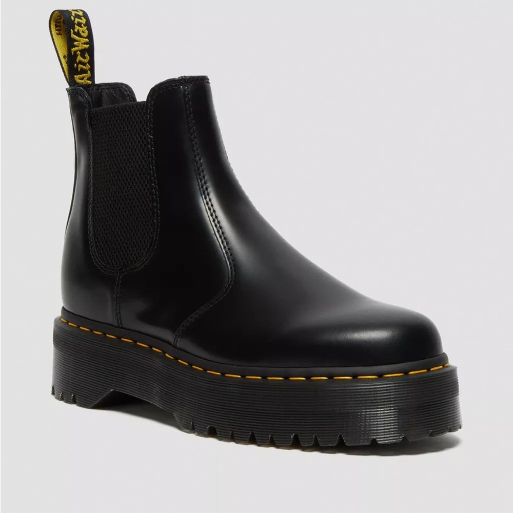 Doc Marten 2976 SMOOTH LEATHER PLATFORM CHELSEA BOOTS